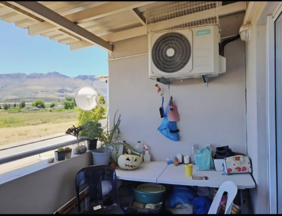 To Let 2 Bedroom Property for Rent in Klein Drakenstein Western Cape